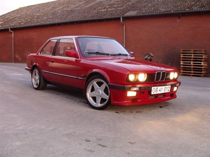 BMW 320i Turbo "Solgt" billede 6