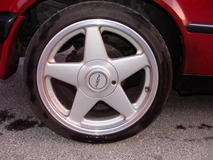 BMW 320i Turbo "Solgt" billede 10