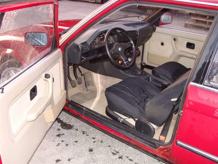 BMW 320i Turbo "Solgt" billede 11