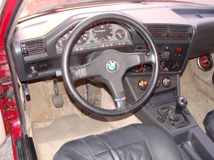 BMW 320i Turbo "Solgt" billede 12