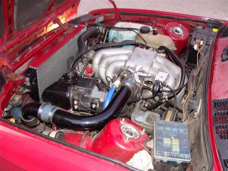 BMW 320i Turbo "Solgt" billede 14