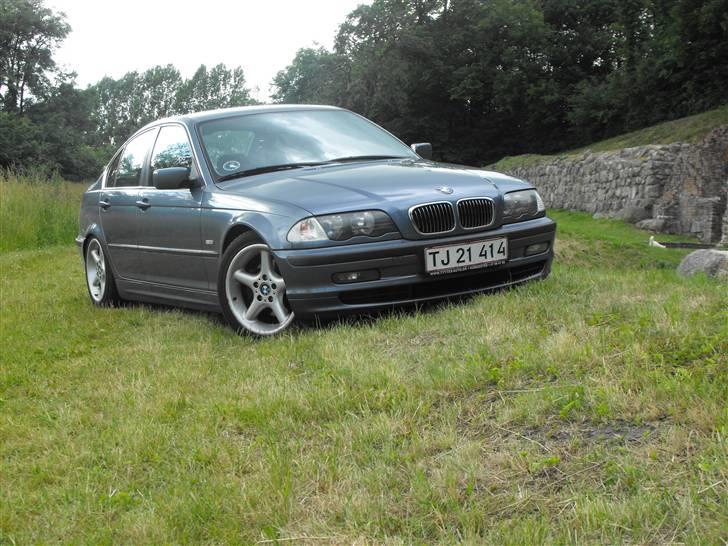 BMW 328i DØD billede 1