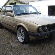 BMW 320 coupe