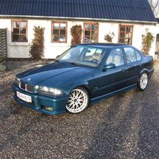 BMW E36 328i SOLGT!