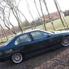 BMW E36 328i SOLGT!