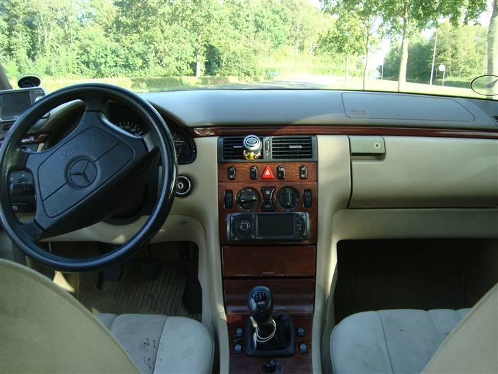 Mercedes Benz E220 diesel billede 7