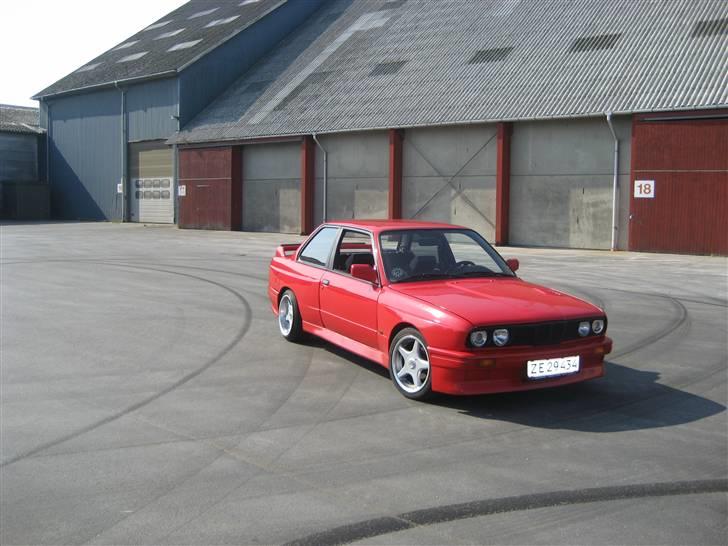 BMW e 30 325 m3 replica billede 1