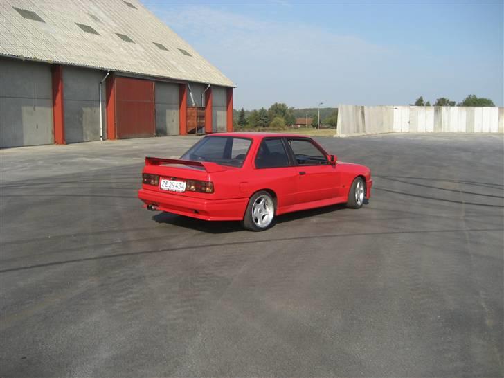 BMW e 30 325 m3 replica billede 2