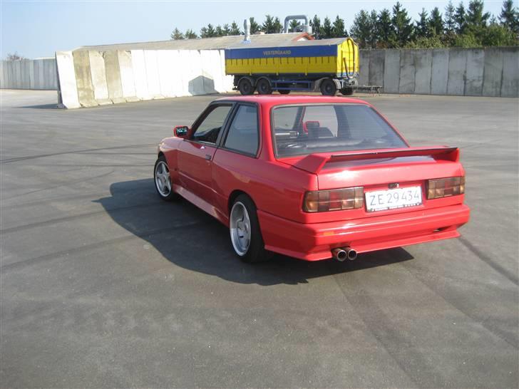 BMW e 30 325 m3 replica billede 8