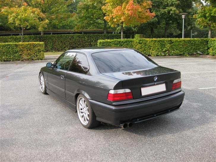 BMW e36 325i coupe - solgt billede 3