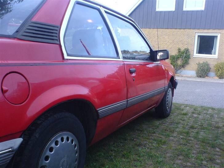 Opel Ascona C 1.6 Sh SOLGT billede 8