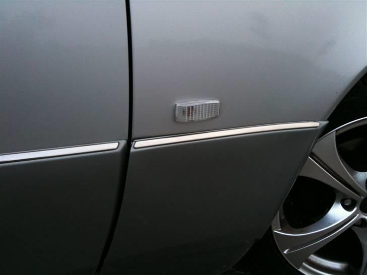 Mercedes Benz 230E - Klare sideblink billede 7