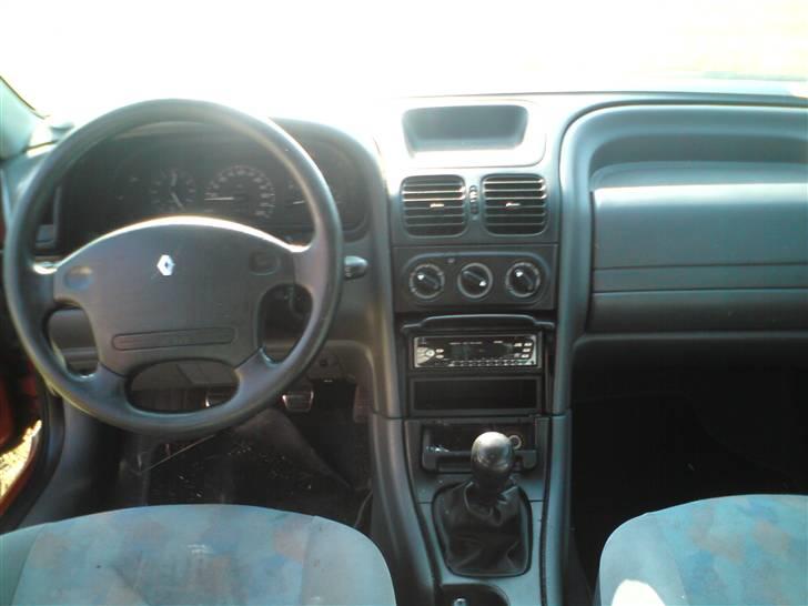 Renault Laguna RN 1.8 solgt billede 4