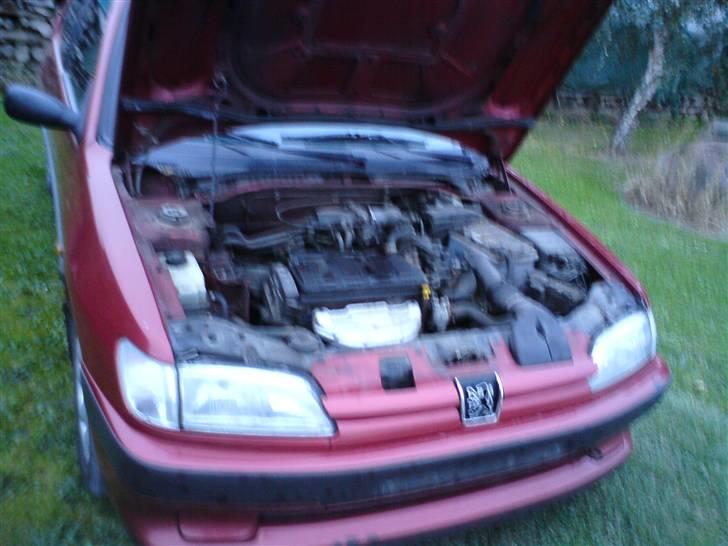 Peugeot 306 1,6 8V - trænger til en motor vask! billede 8