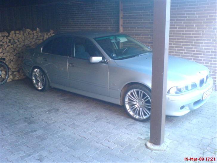BMW E39 528i  *SOLGT* billede 18