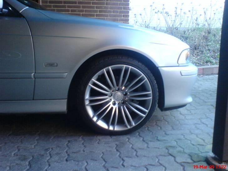 BMW E39 528i  *SOLGT* billede 19