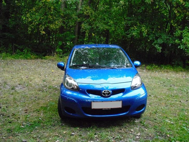 Toyota Aygo Plus Blue III 5D - Tur i Skoven på afhentnings dagen =) billede 6