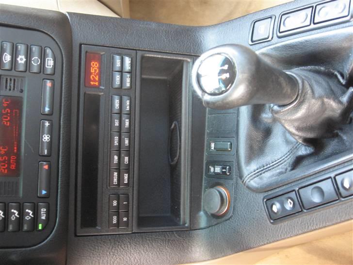 BMW E36 328i SOLGT! billede 9