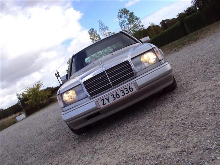Mercedes Benz 230-300E billede 3