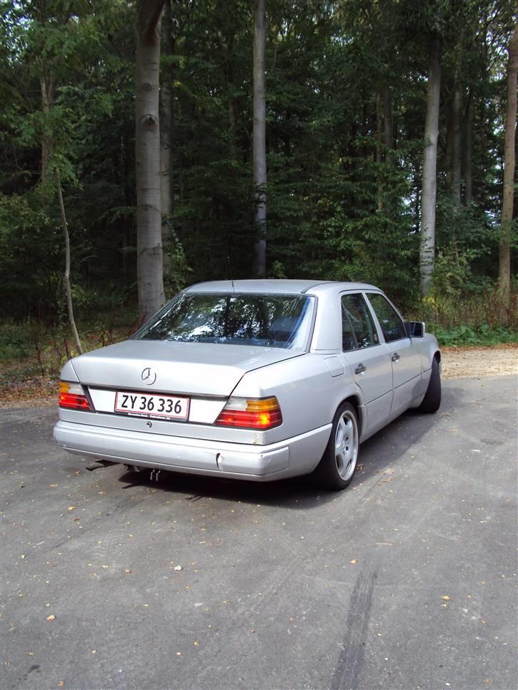 Mercedes Benz 230-300E billede 5