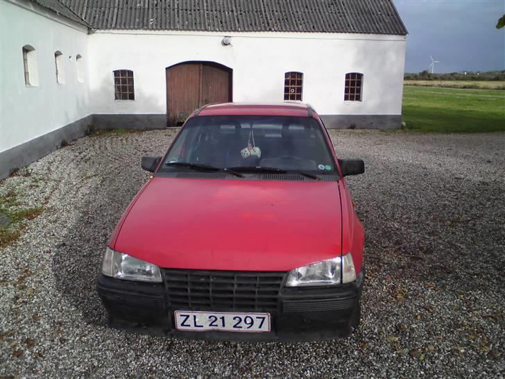Opel Kadett E Sedan (SOLGT) billede 4
