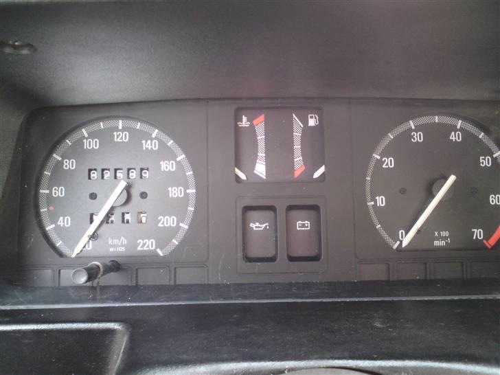 Opel Kadett E Sedan (SOLGT) billede 10