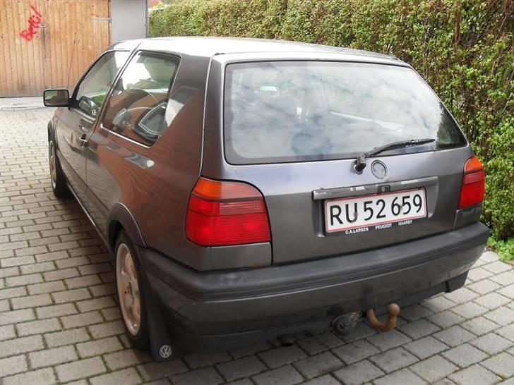 VW Golf    ---     solgt billede 3