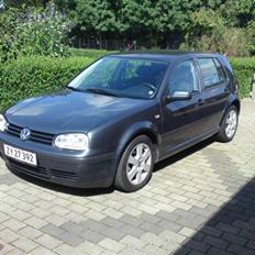 VW Golf IV 5 dørs "total skadet"