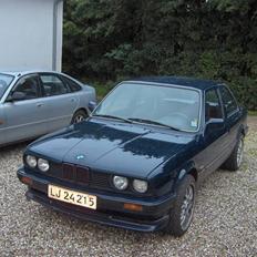 BMW e30