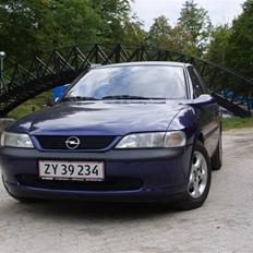 Opel Vectra 1,6 16 V