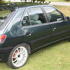 Peugeot 306 (SOLGT)