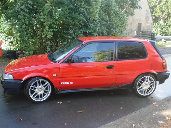 Toyota corolla 1.6 GSI SOLGT billede 1