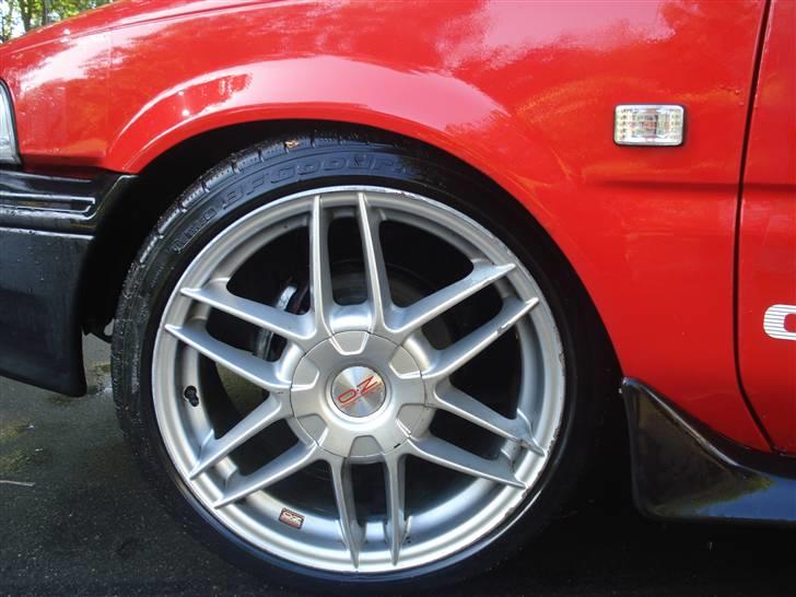 Toyota corolla 1.6 GSI SOLGT billede 2