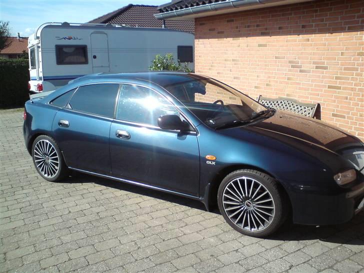 Mazda 323 F billede 10