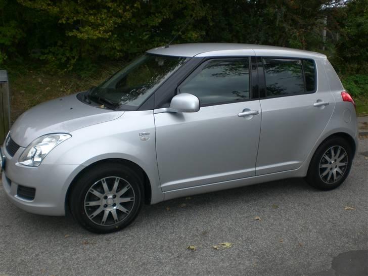 Suzuki Swift 1.3 DDis *SOLGT* billede 1