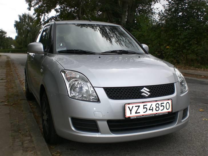 Suzuki Swift 1.3 DDis *SOLGT* billede 2
