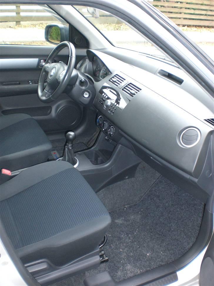 Suzuki Swift 1.3 DDis *SOLGT* billede 8