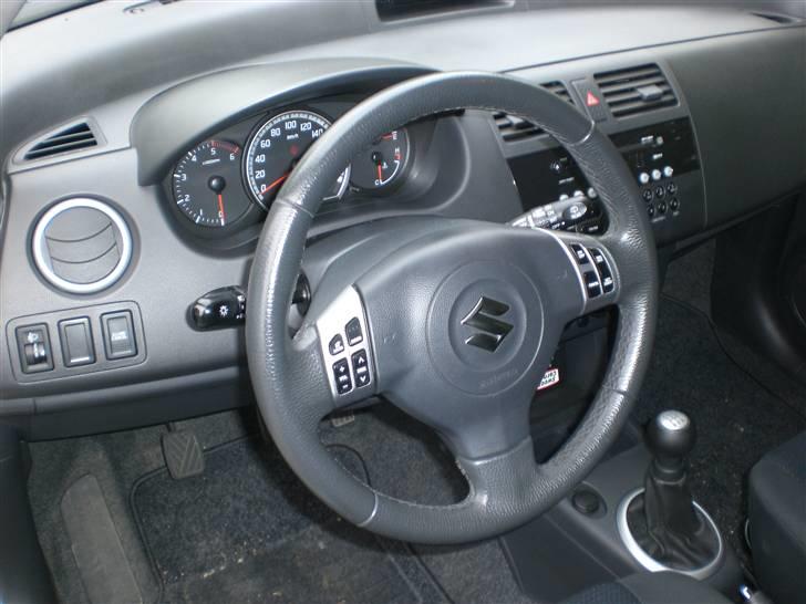 Suzuki Swift 1.3 DDis *SOLGT* billede 11