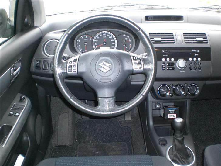 Suzuki Swift 1.3 DDis *SOLGT* billede 12