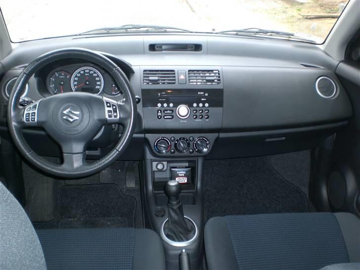 Suzuki Swift 1.3 DDis *SOLGT* billede 13