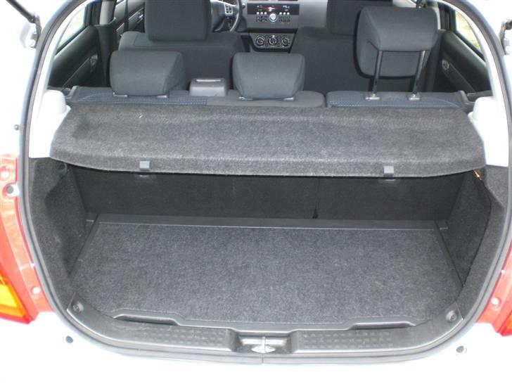 Suzuki Swift 1.3 DDis *SOLGT* billede 16