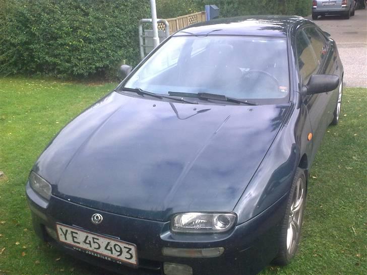 Mazda 323 F BA *Solgt* billede 2