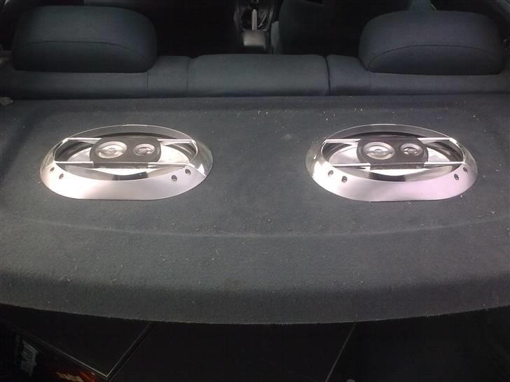 Mazda 323 F BA *Solgt* billede 6