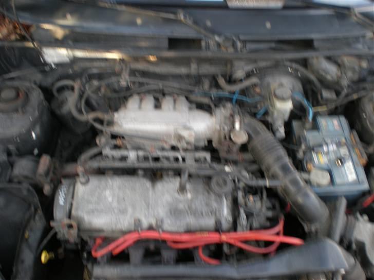 Mazda 323 1,3 16v *SOLGT*  billede 13