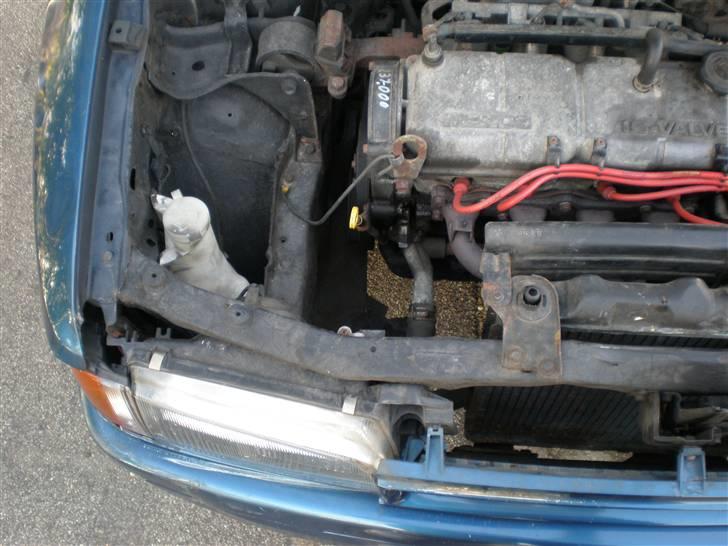 Mazda 323 1,3 16v *SOLGT*  billede 14