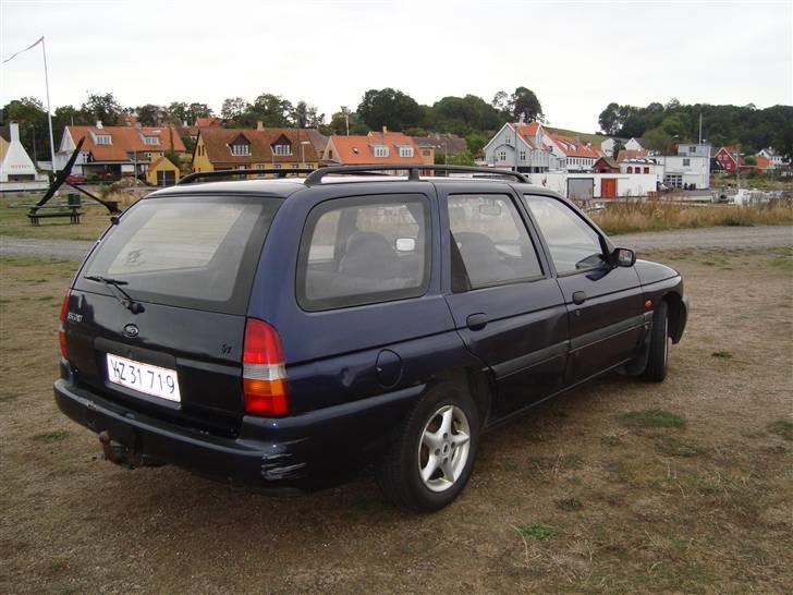 Ford Escort 1.6 16v *SOLGT* billede 4