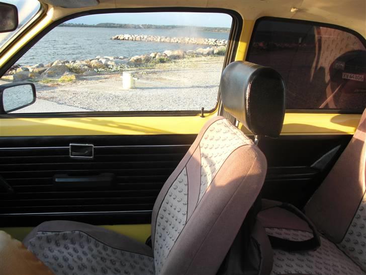 Opel Kadett C  solgt - Syntes det ser godt ud efter jeg fik malet mine dørsider sorte!...    :P billede 12