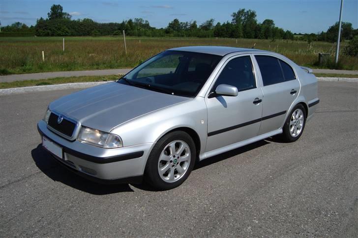Skoda Octavia 1.8 20v turbo - Skrottet billede 1