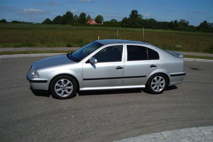 Skoda Octavia 1.8 20v turbo - Skrottet billede 2