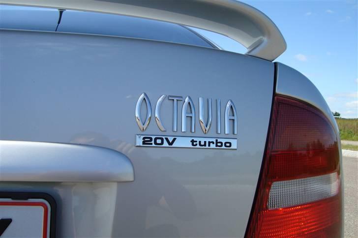 Skoda Octavia 1.8 20v turbo - Skrottet billede 5